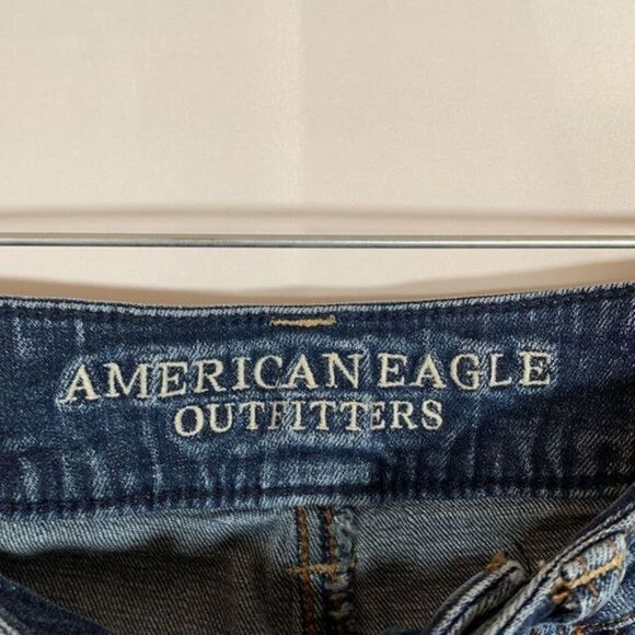 American Eagle Medium Wash Distressed High Rise Jeggings - Picture 11 of 12